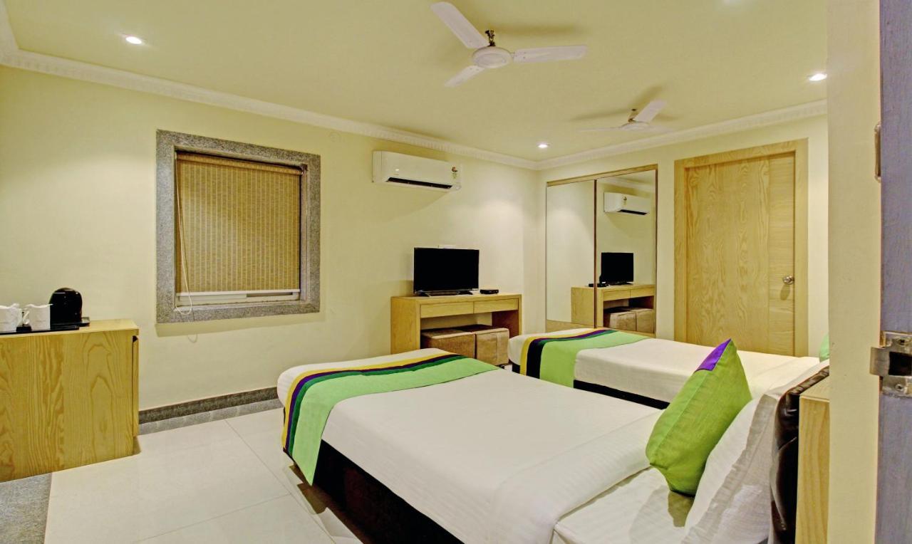 Treebo Asl Prime, Near Ballygunge Railway Station Calcutta Extérieur photo